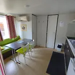 De Charente مكان تخييم Bourg-Charente